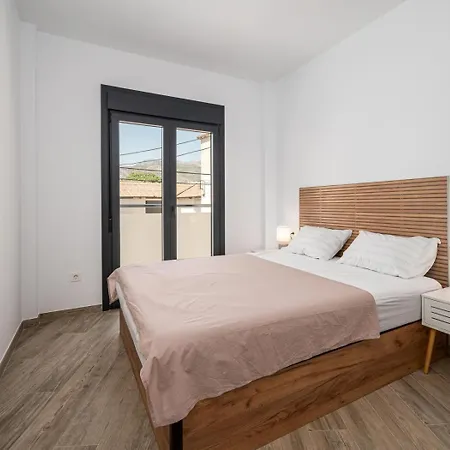 2 Bedrooms San Isidro * Нерха